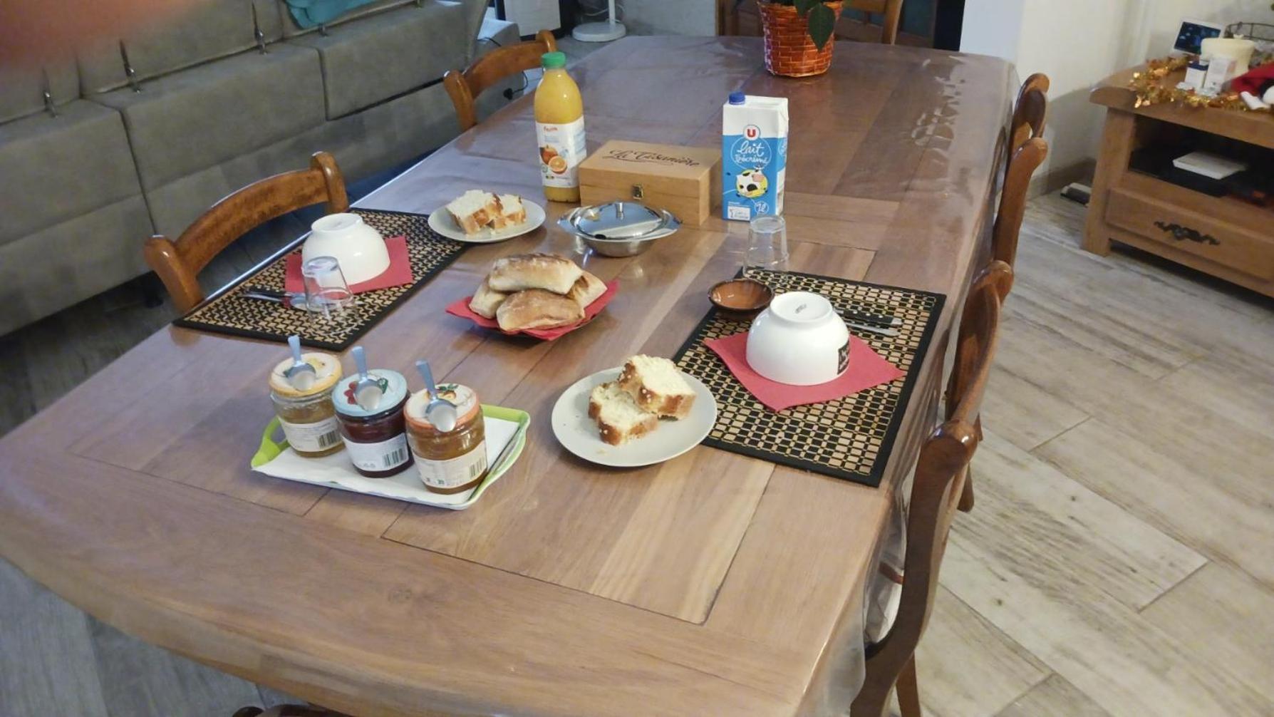 A La Joie De Vivre Chez L'Habitant Banat 외부 사진