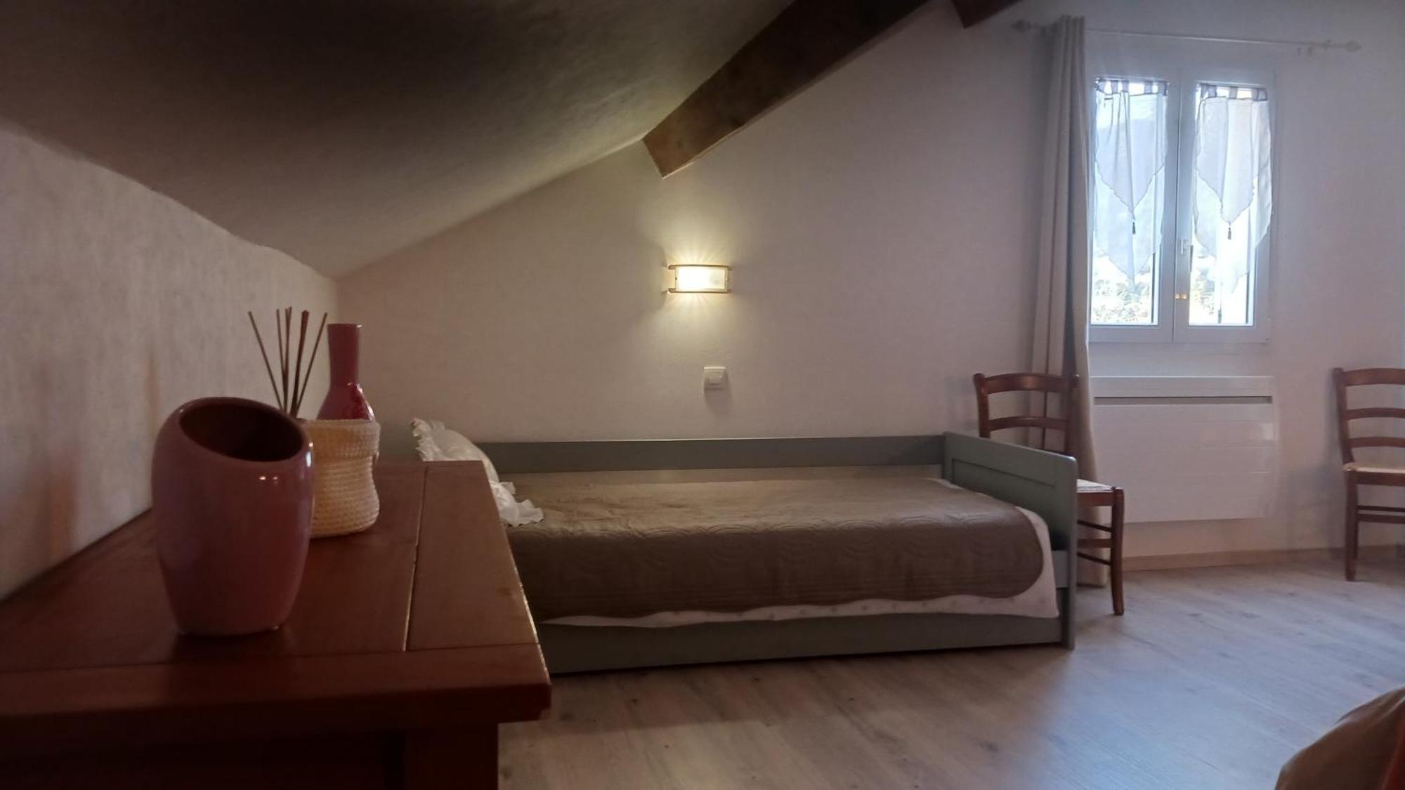 A La Joie De Vivre Chez L'Habitant Banat 외부 사진